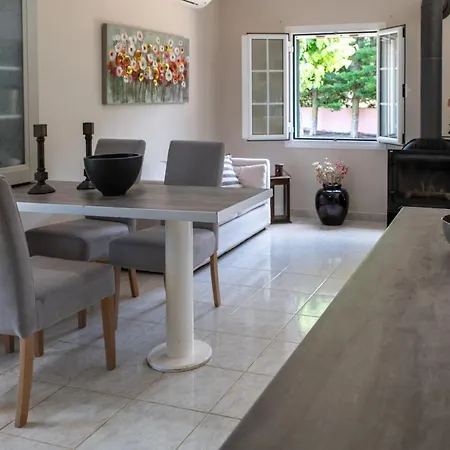 An Excellent Country House In Kefalonia בית כפרי