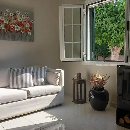 An Excellent Country House In Kefalonia בית כפרי Lakíthra