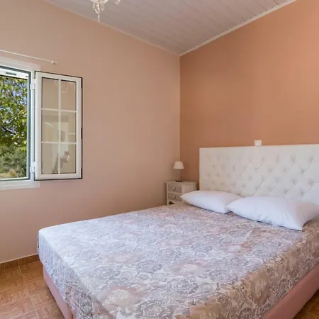 An Excellent Country House In Kefalonia בית כפרי *